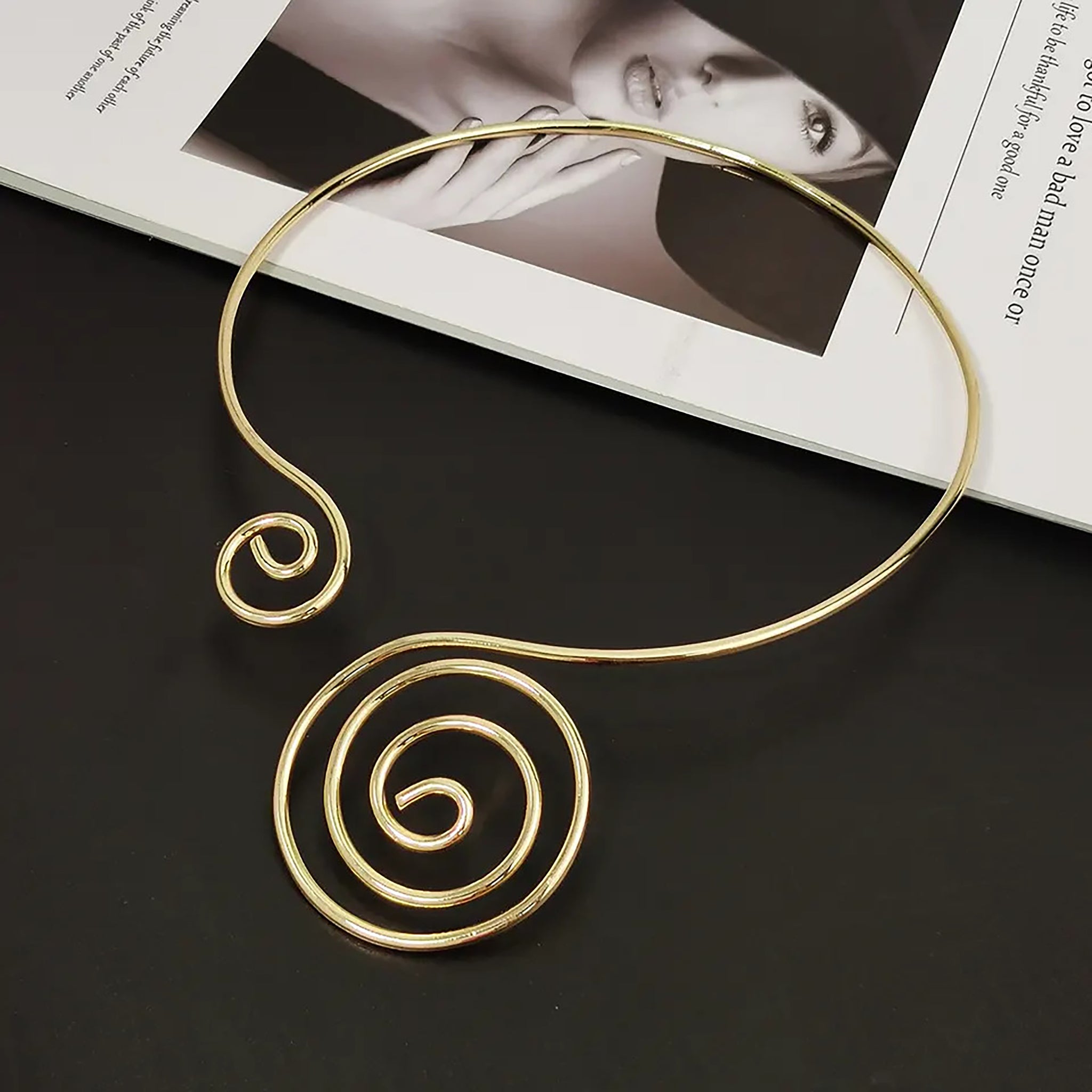Chokore Double Spiral Choker Necklace (Gold)