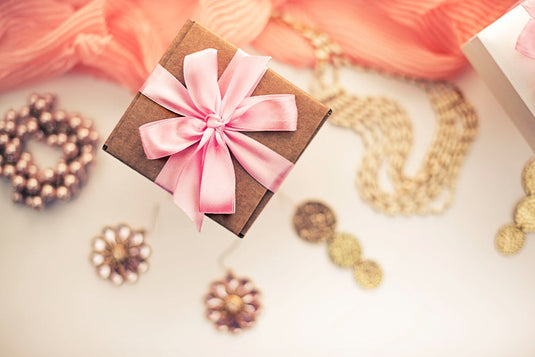 5 Timeless Anniversary Jewelry Gifts for Women That Will Never Go Out of Style | Chokore