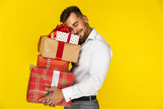 7 Must-Have Gifts for Men that Will Revamp their Lifestyle