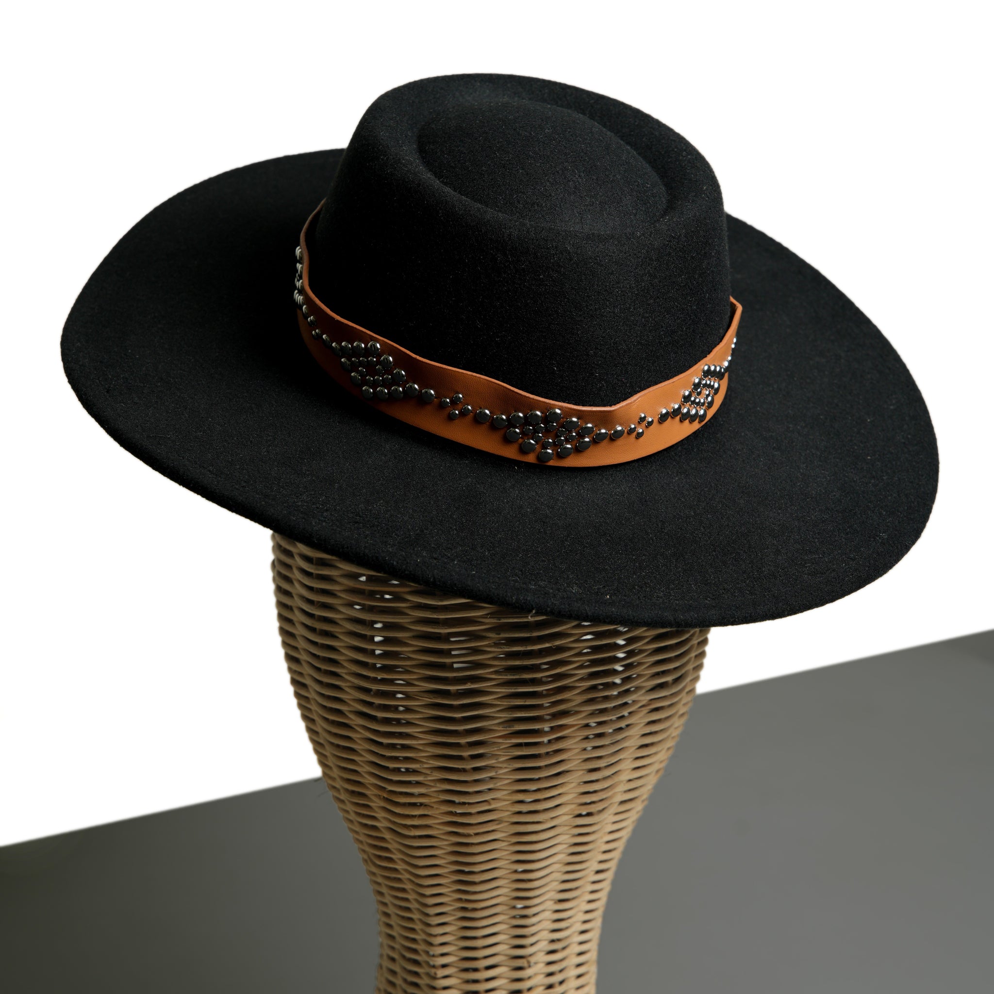 Chokore Rivet Belt Fedora Hat (Black)