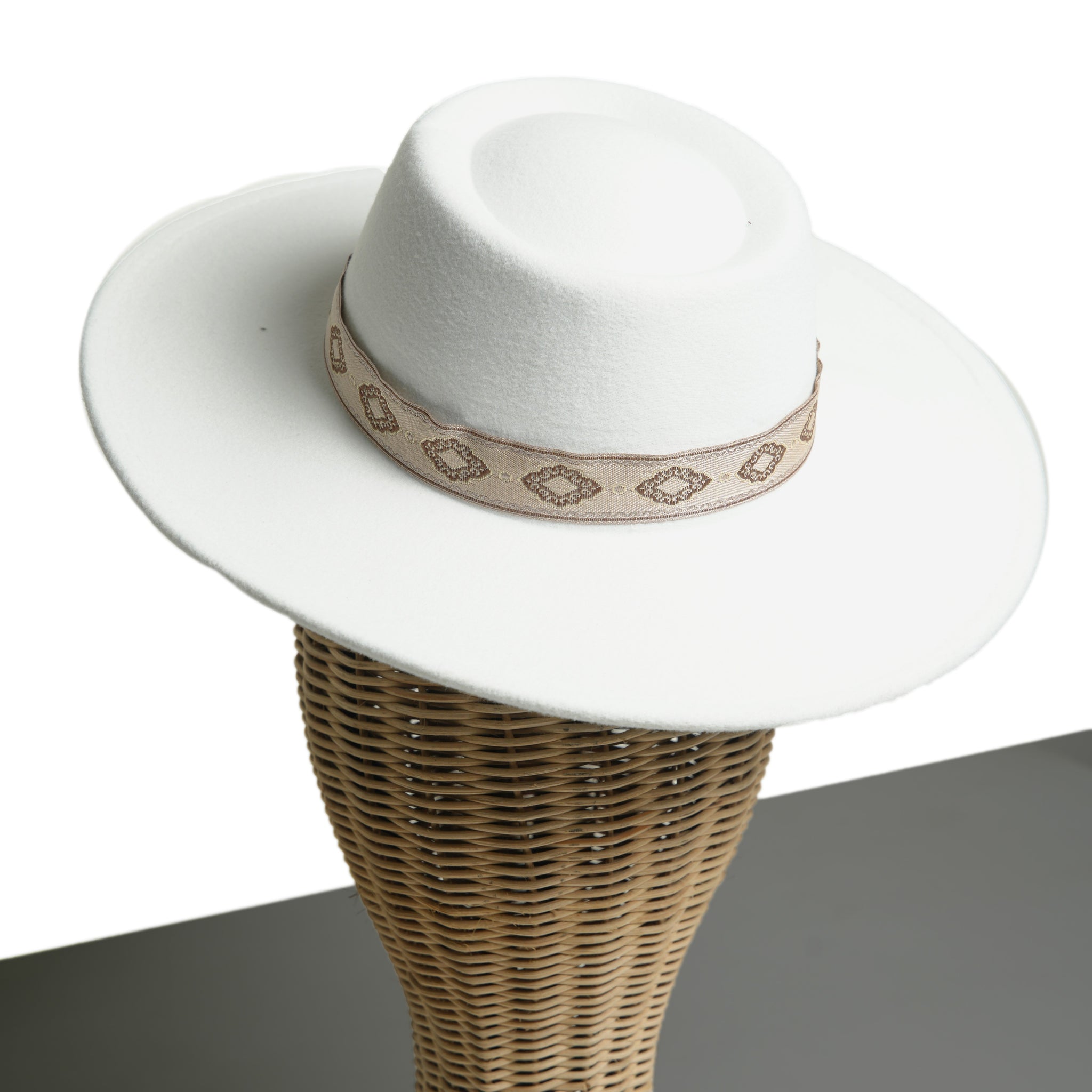 Chokore Retro Concave Fedora Hat (White)
