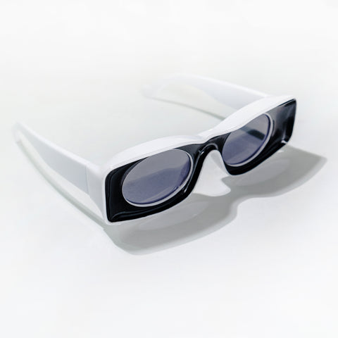 Chokore Trendy Oval Sunglasses with UV 400 Protection (Black) - Chokore Trendy Oval Sunglasses with UV 400 Protection (Black)