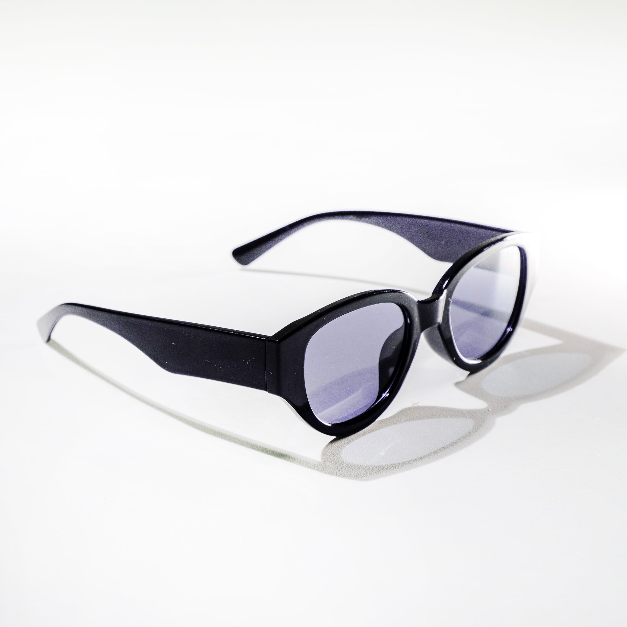 Chokore Polarized Travel Sunglasses with UV 400 Protection (Black)