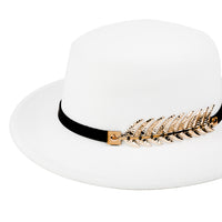 Chokore Chokore Party Panama Hat with Leaf Buckle (White)