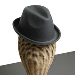 Chokore  Chokore Jazz-it-up Hat with Feather details (Dark Gray)