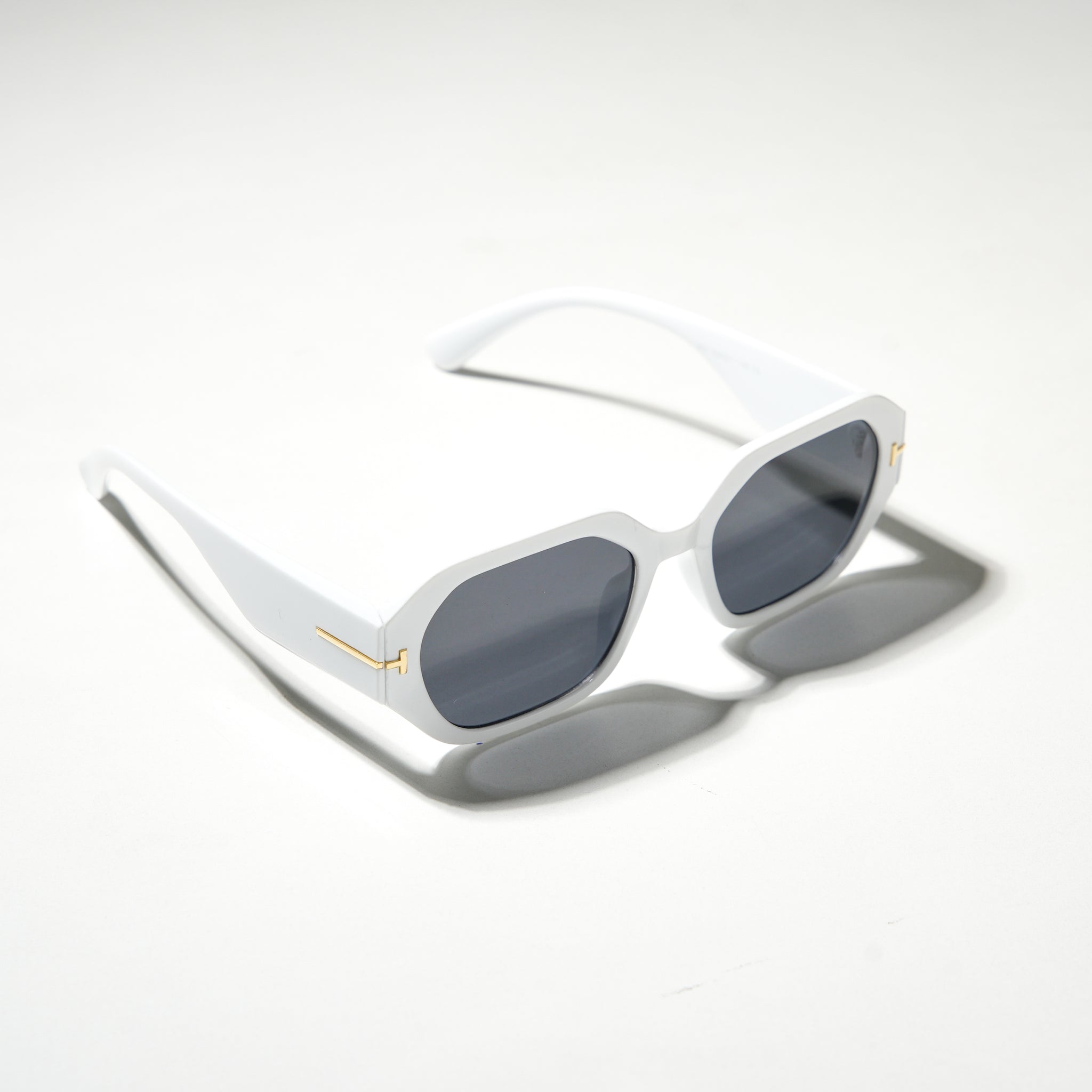 Chokore Square Sunglasses with Thick Temple (White)