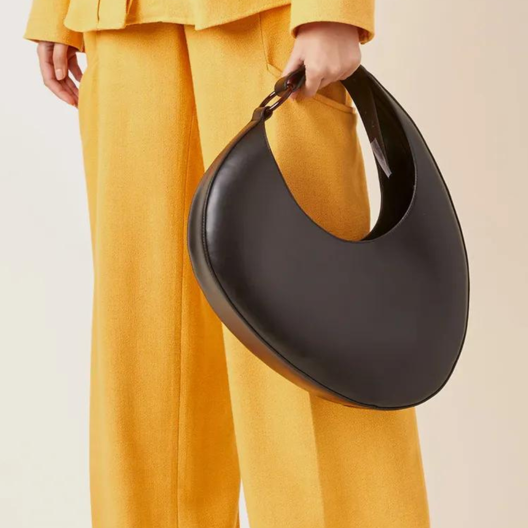 Chokore Crescent-shaped Shoulder Bag (Black)