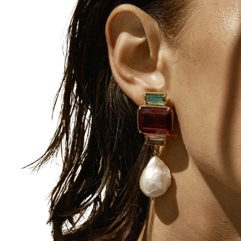Fuschia & Green Crystals with a Pearl Drop. Gold tone. - Fuschia & Green Crystals with a Pearl Drop. Gold tone.