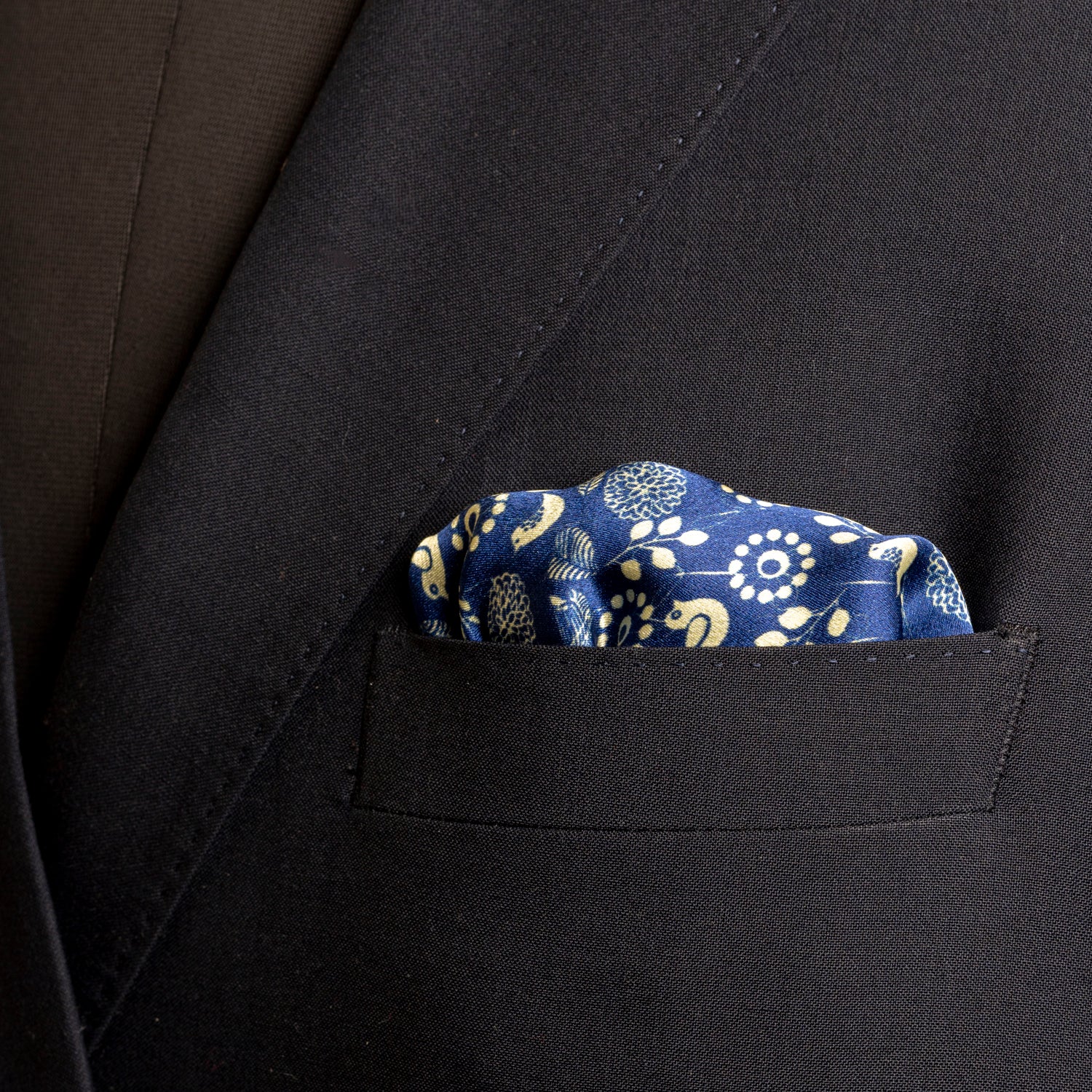 Chokore Blue and white Satin Silk pocket square from the Wildlife Collection
